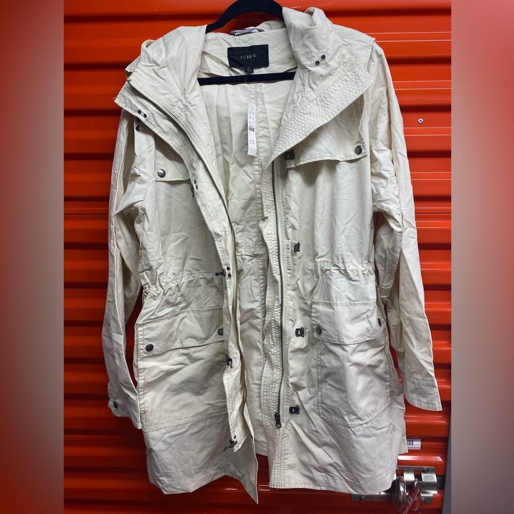 J Crew women’s lightweight rain jacket - Picture 2 of 10